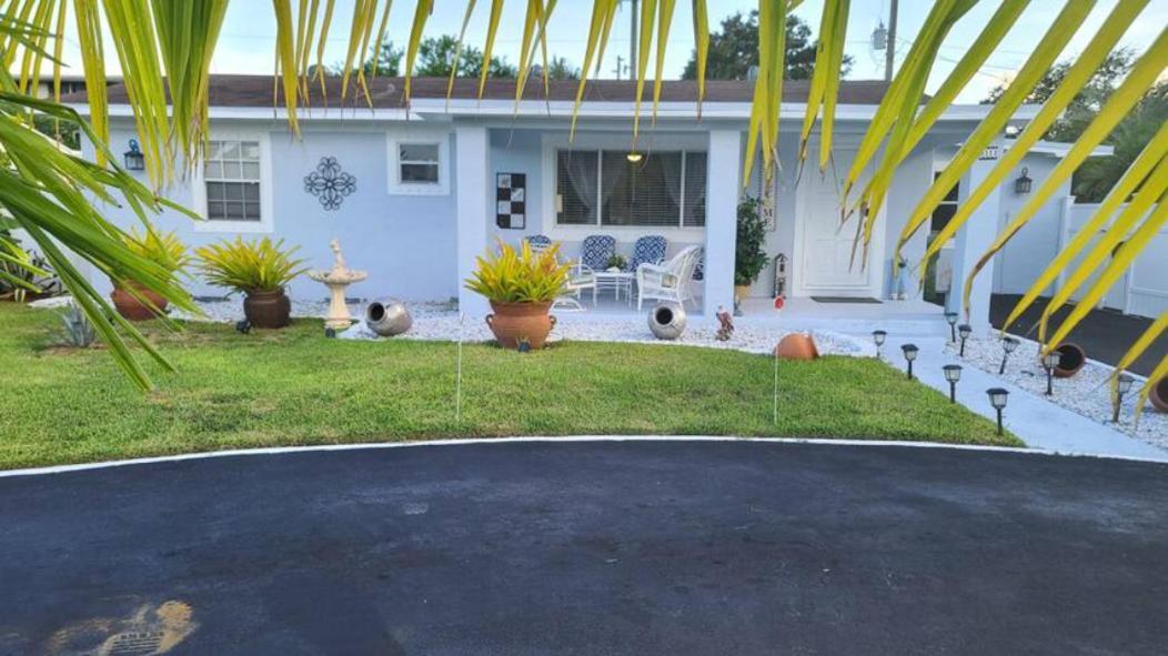 Palm Springs 3-Bedroom 2-Bath 5 Miles To The Beach Lake Worth Beach Dış mekan fotoğraf