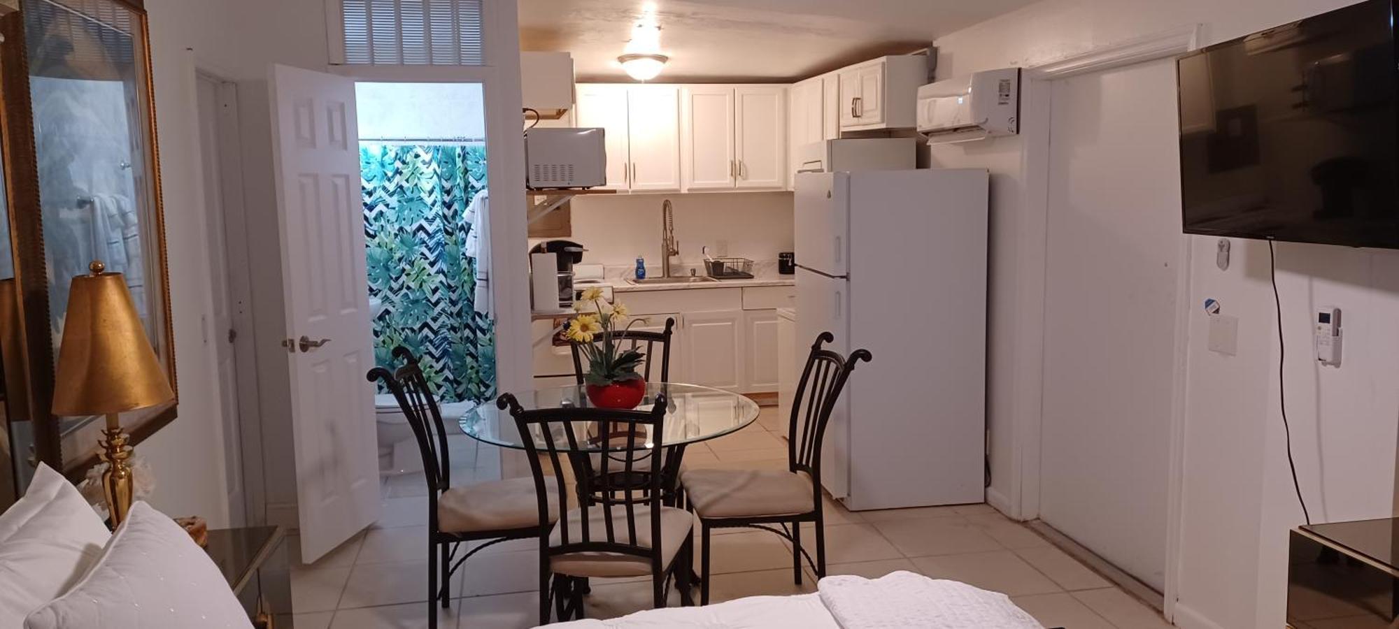 Palm Springs 3-Bedroom 2-Bath 5 Miles To The Beach Lake Worth Beach Oda fotoğraf